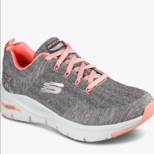 Skechers Arch Fit Sneakers Size 8